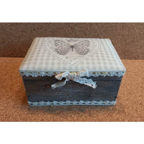 Fa ládika pillangós, párnázott